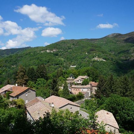 Gite **** "Le Refuge Des Fees" Saint-Julien-du-Gua Ngoại thất bức ảnh